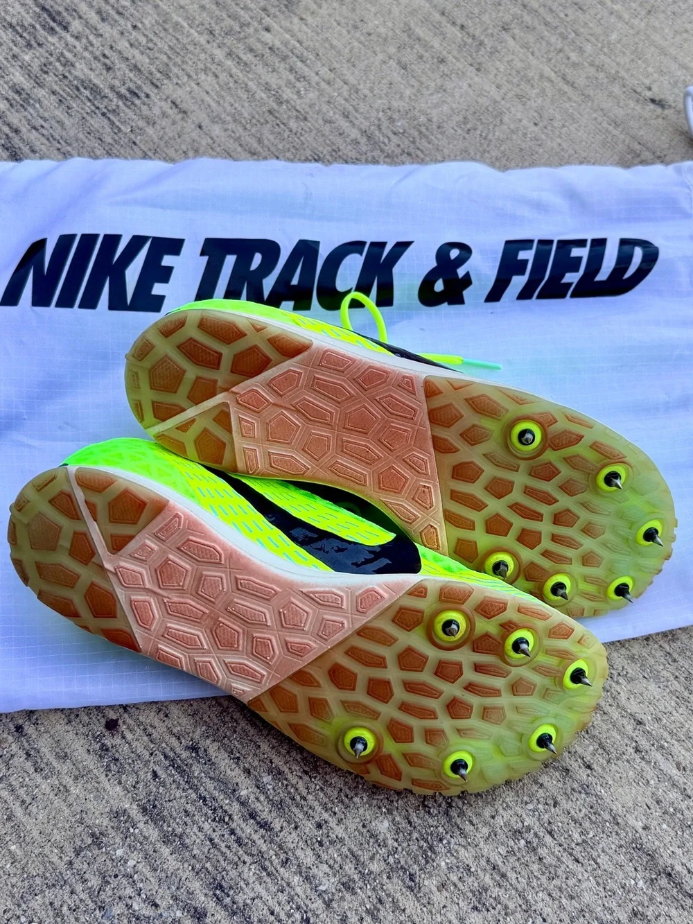Nike zoom rival